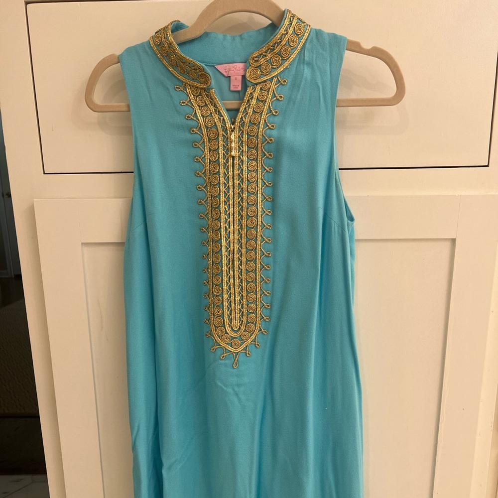 Short Lilly Pulitzer shift with gold detailing zipper front size 2